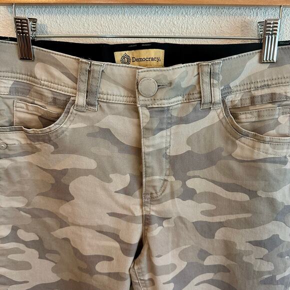 🌴 Democracy Stretch Camo Denim Jeans, Size 10 - Picture 7 of 10